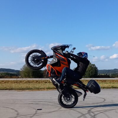Wheelie 3